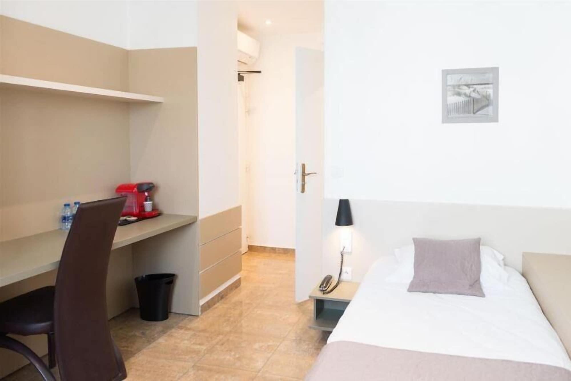 Hotel Le Saint Germain Олне су Боа Екстериор снимка