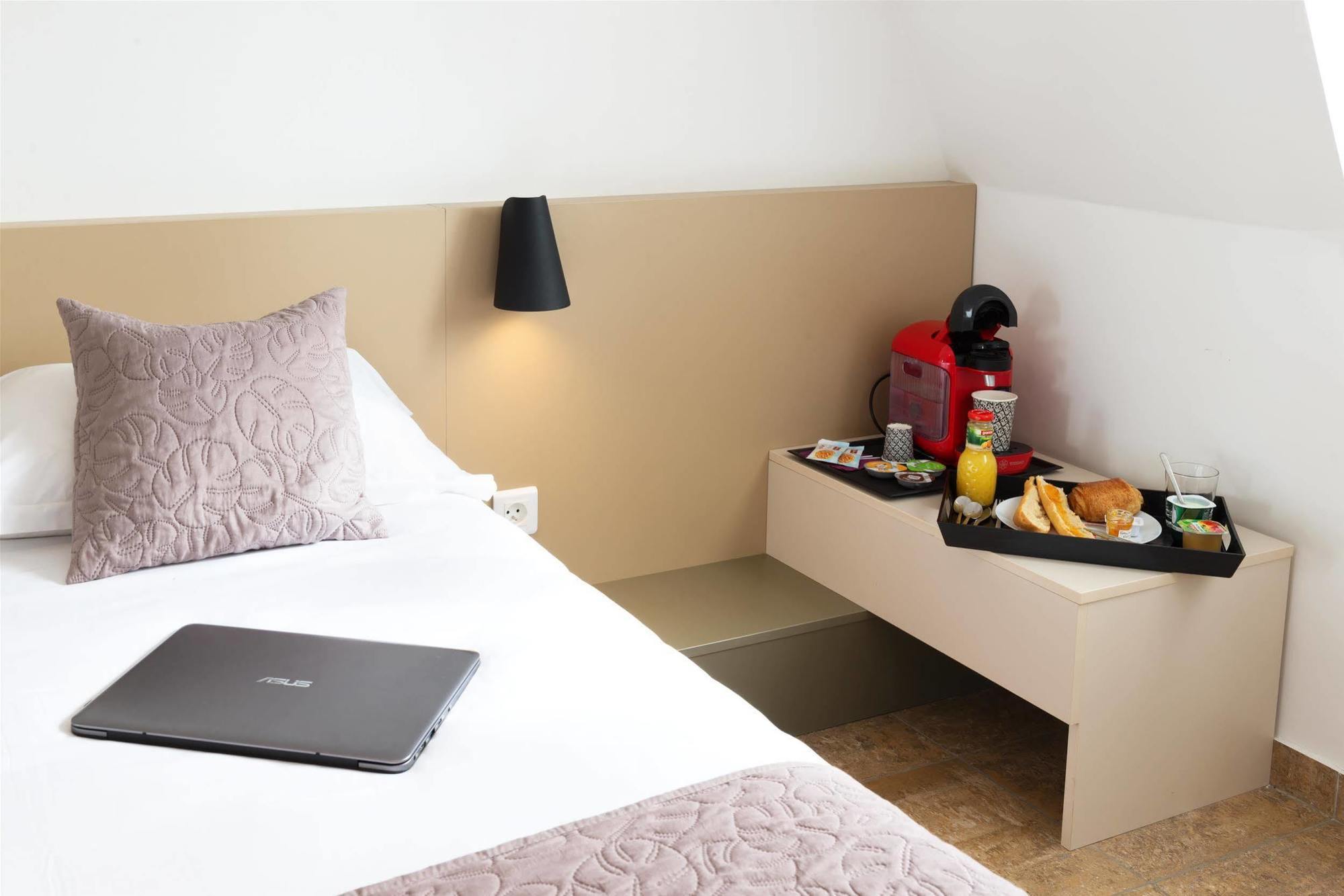 Hotel Le Saint Germain Олне су Боа Екстериор снимка